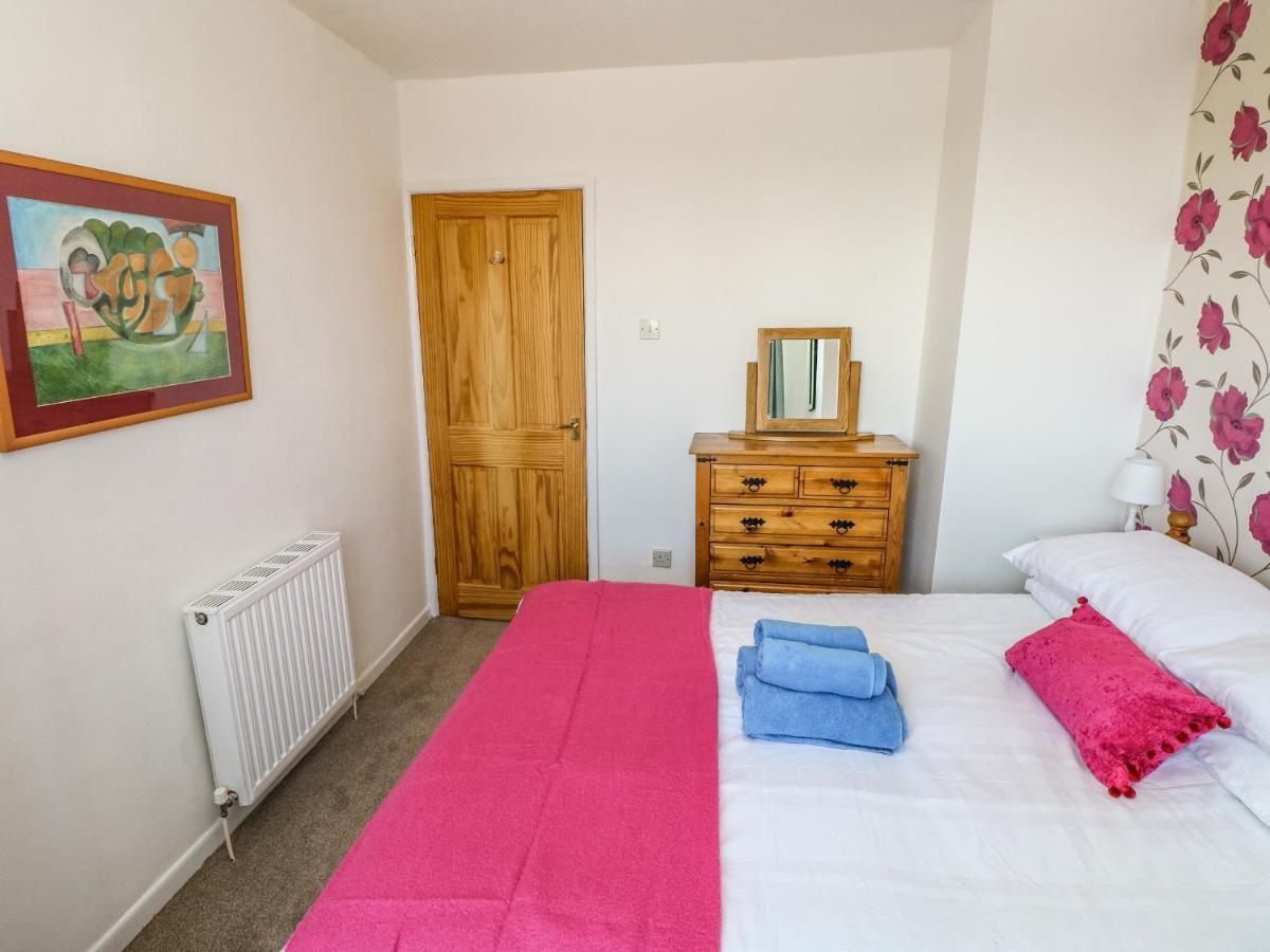 53 St Brides View Villa Haverfordwest Buitenkant foto